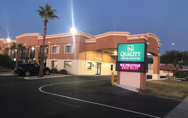 Отель Days Inn And Suites Mesa США, Меса - отзывы, цены и фото номеров - забронировать отель Days Inn And Suites Mesa онлайн вид на фасад
