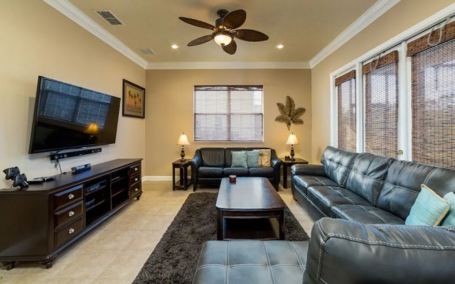 Paradise Landing 4 Bed 4 Bath Home Pool Home by RedAwning