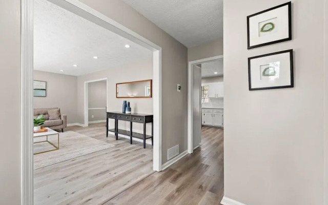 Beautiful Newly-renovated Home in Indian Hills