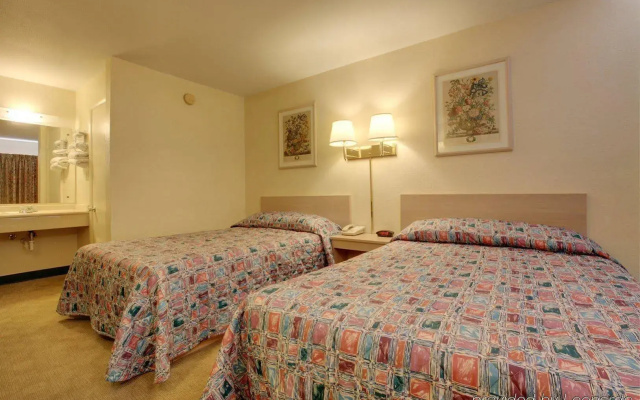Carbondale Value Inn & Suites