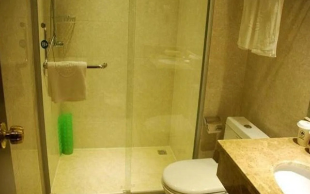 GreenTree Inn Chuzhou Dingyuan County People's Square General Hospital Business Hotel