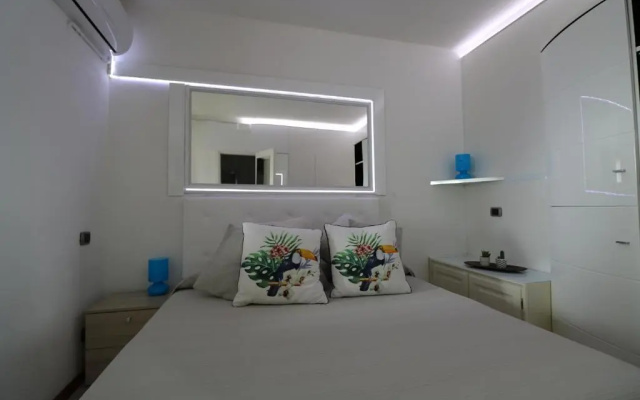Carlo Apartments