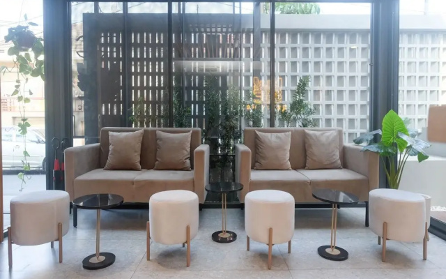 Sans Hotel RG Living Jogja by RedDoorz