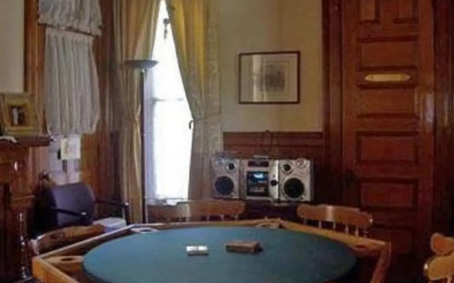 Olde Judge Mansion