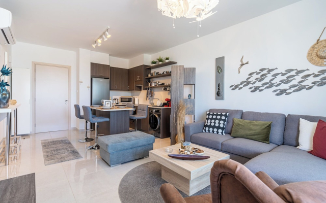 Lemon Tree 1-BR Apt & Pool in Livadia