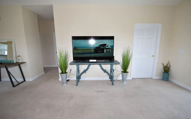 Wedgewood Apartment 834