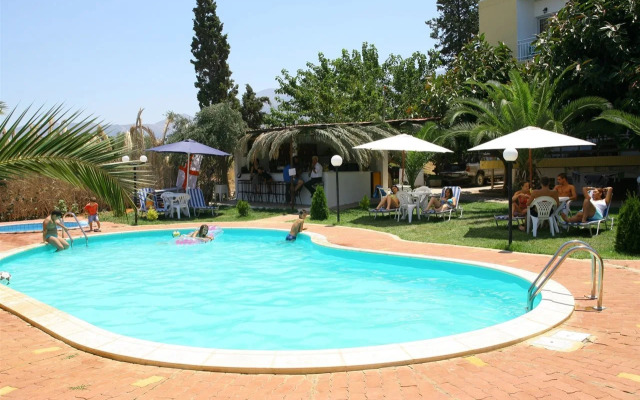 Harmony Hotel And Studios