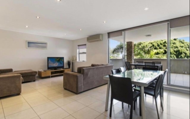 Redvue Luxury Apartments, Redcliffe in Redcliffe, Australia from 163$, photos, reviews - zenhotels.com guestroom
