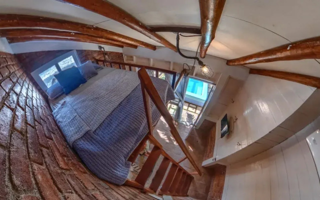Beachfront 1-of-a-kind House w AC Pool Wifi ATV