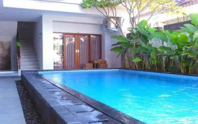 RedDoorz @ Kerobokan Seminyak 2