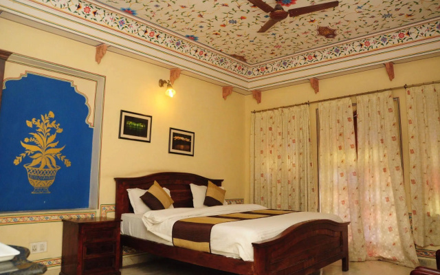Hotel Sajjan Niwas