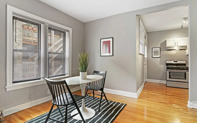 1BR Apt with Modern Elegance in Boystown