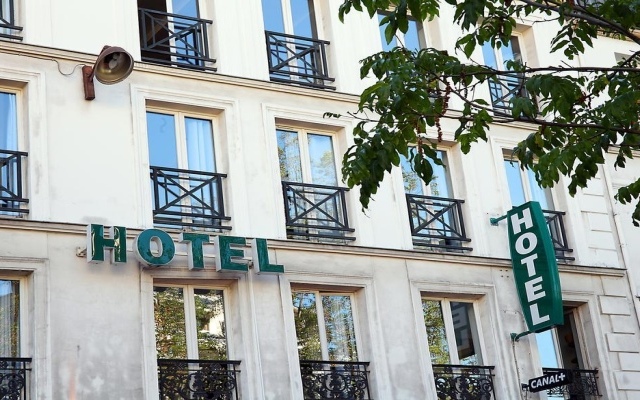 Отель Hôtel De La Tour Париж вид на фасад