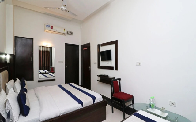OYO 9974 Hotel Taj Prince
