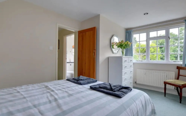 Spacious Holiday Home in Tunbridge Wells near City Center