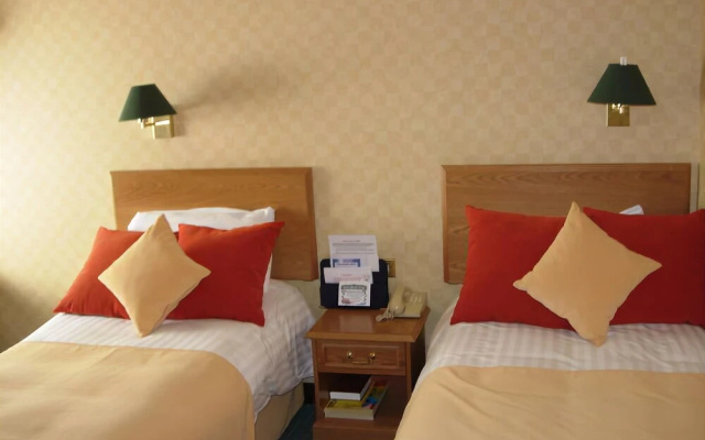 King Malcolm Hotel