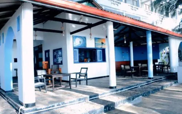 Tsunami Beach Hotel