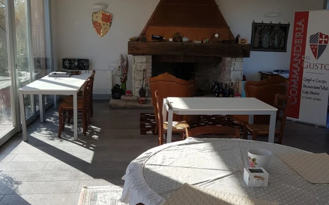B&B Commanderia
