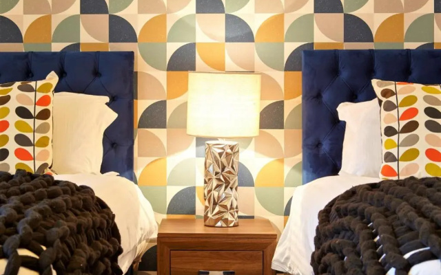 Savoy Court - Your Apartment
