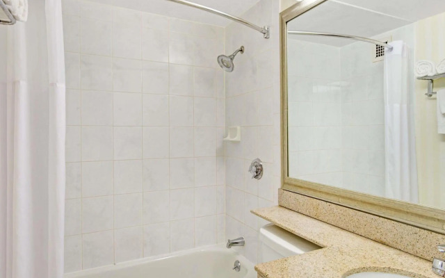 Days Hotel & Conference Center - Methuen Ma