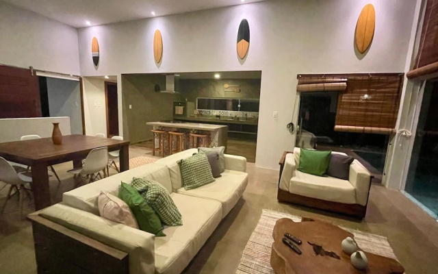 Casa c/ Piscina Privativa, 3 Suítes Sala integrada