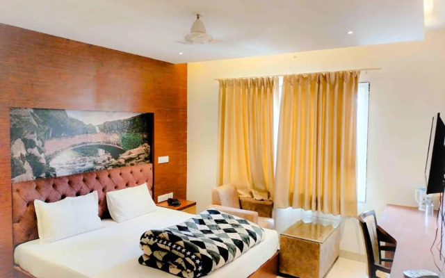 Rbs Hotel & Restaurant