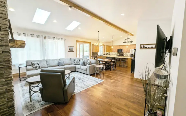 56593 Celestial Dr