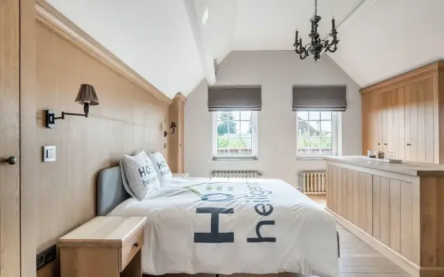 Luxury Retreat With Furry Friends