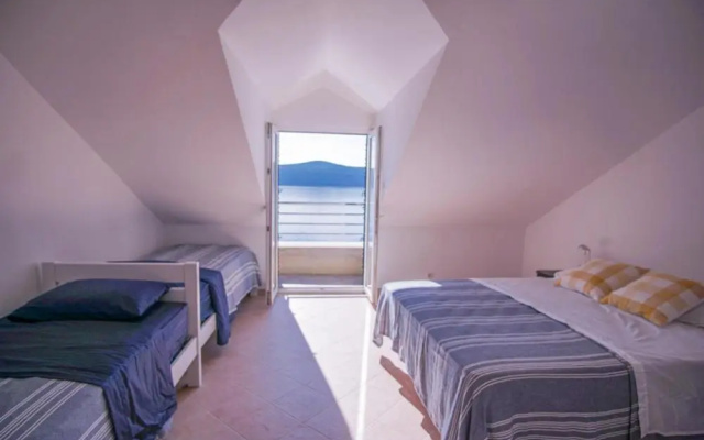 3 Bedroom Beach House with private sea access
