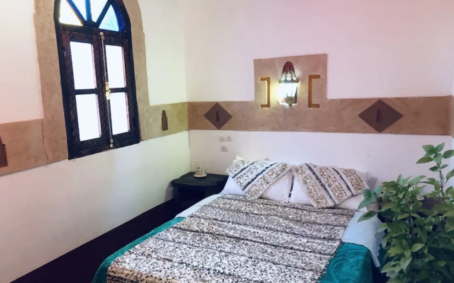 TAFSUT Guesthouse Stay with locals