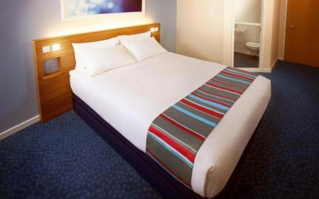 Travelodge Llanelli Central