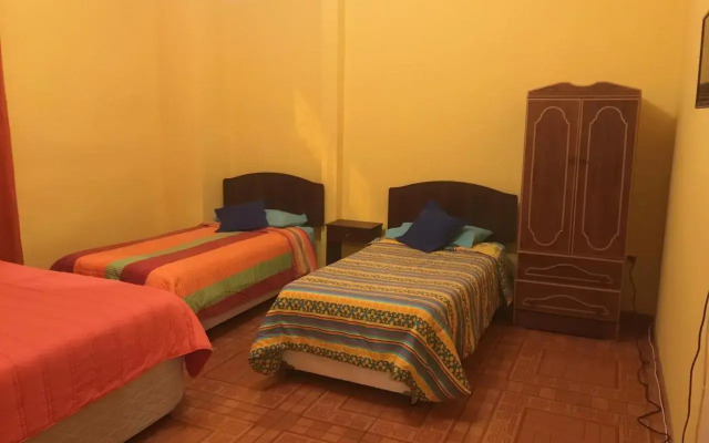 Hostal Tricontinental