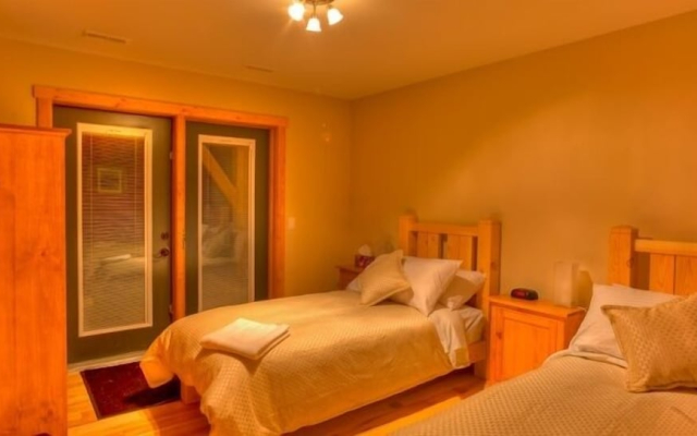 Mount 7 Lodges