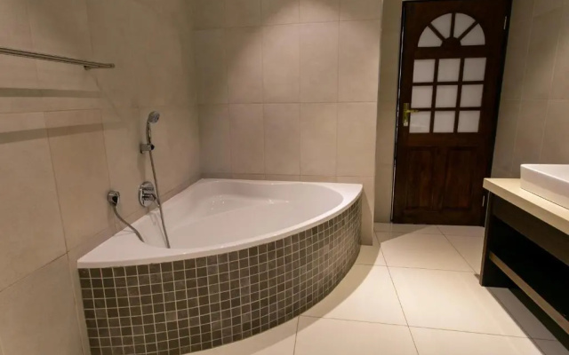 Royl Court Guesthouse