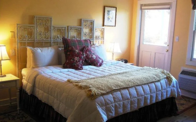 Five Gables Inn And Spa