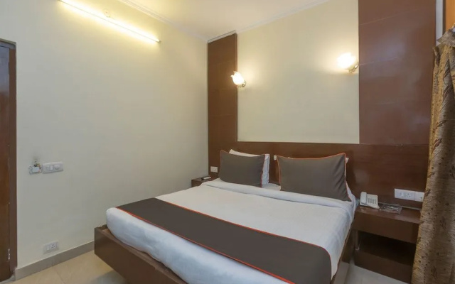 Collection O 16365 Delight Inn Near