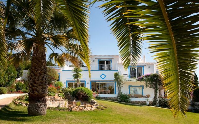 Quinta Bonita Luxury Boutique Hotel вид на фасад