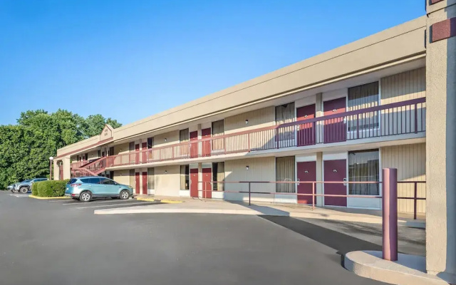 Super 8 Motel - Commerce