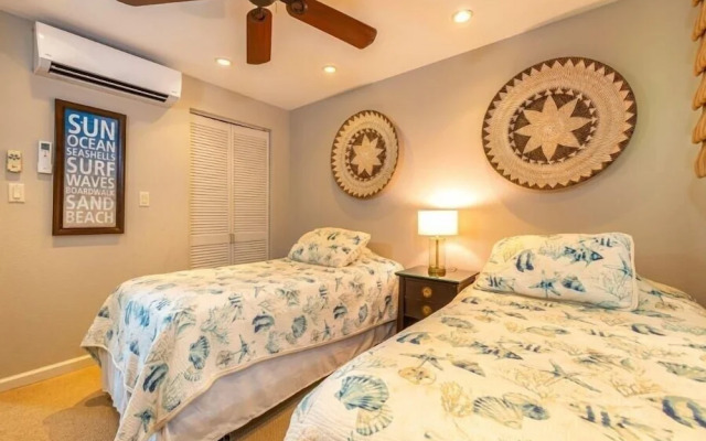 Royal Mauian, #114 2 Bedroom Condo by RedAwning