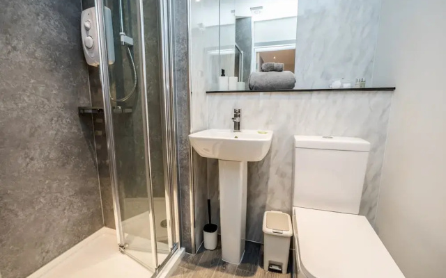 Exquisite Serviced Studio With Private Parking