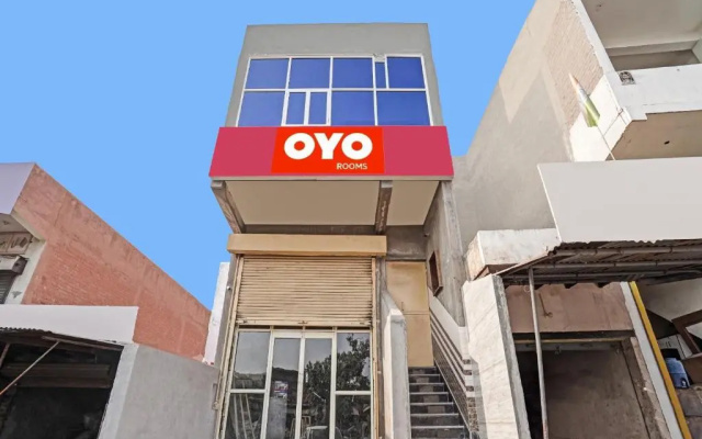 OYO Flagship 70296 S H J Hotel