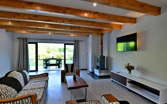Mimosa Lodge