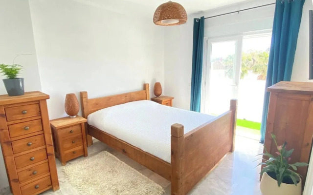 Modern Townhouse 7min Walk Beach and 15 to Duquesa