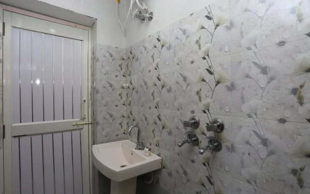 Hotel Sudhir by OYO Rooms