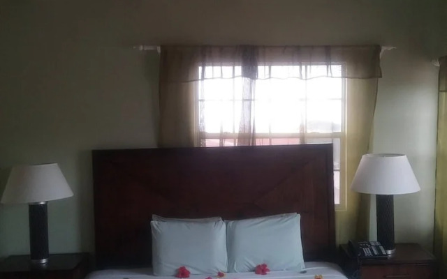 Room in Guest Room - Aanola Villas 6b Tranquil Privy Boudoir