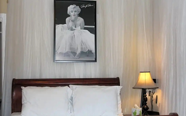 Hollywood Dream Suites