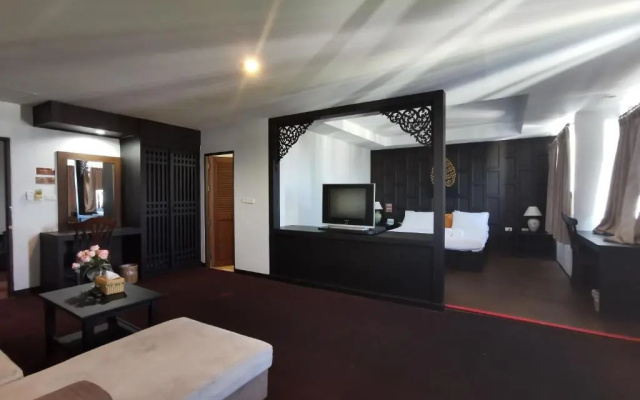 Nana Buri Hotel