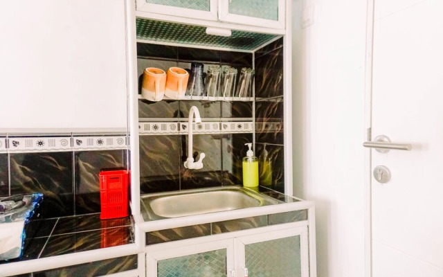 Warm And Simply Look Studio Room Urbantown Serpong Apartment