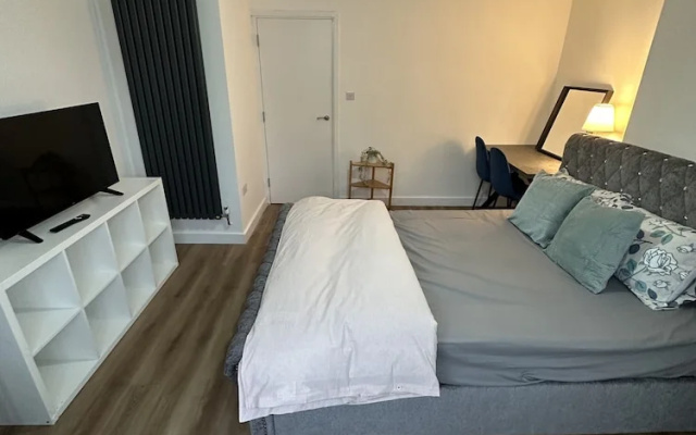 Lovely 1-bed Studio Near Canary Wharf, London