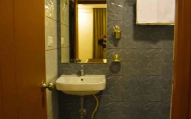 Ellegant Inn